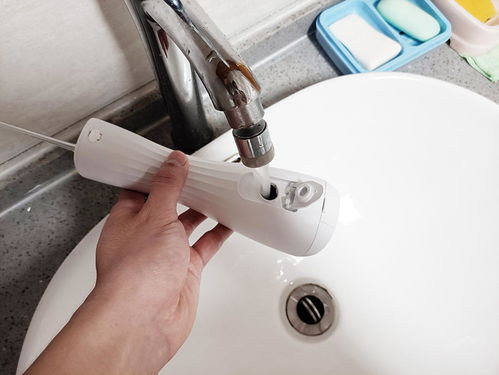 刷牙后口腔仍需深度清潔,英普利彈沖水流沖牙器,有品眾籌真實惠